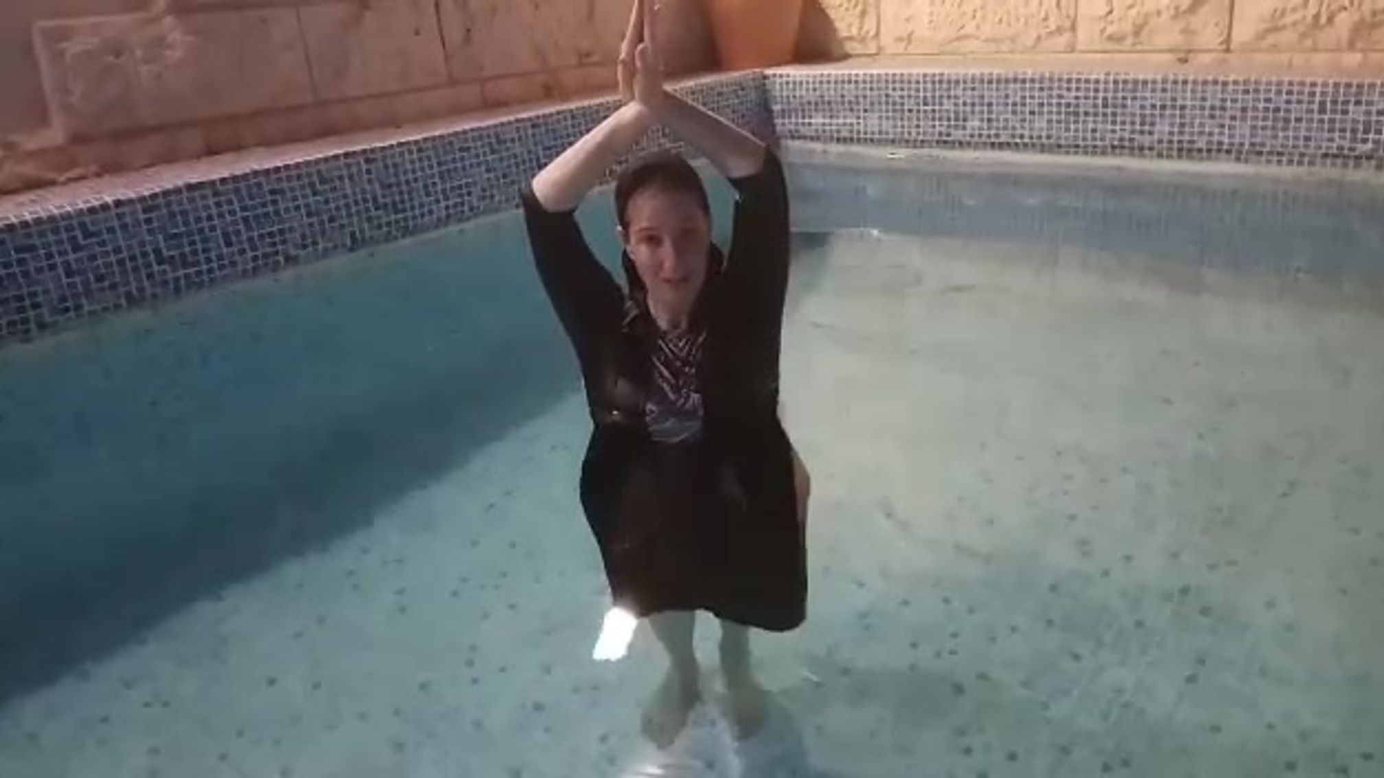 ריקוד במים בדגש על עבודת ידיים